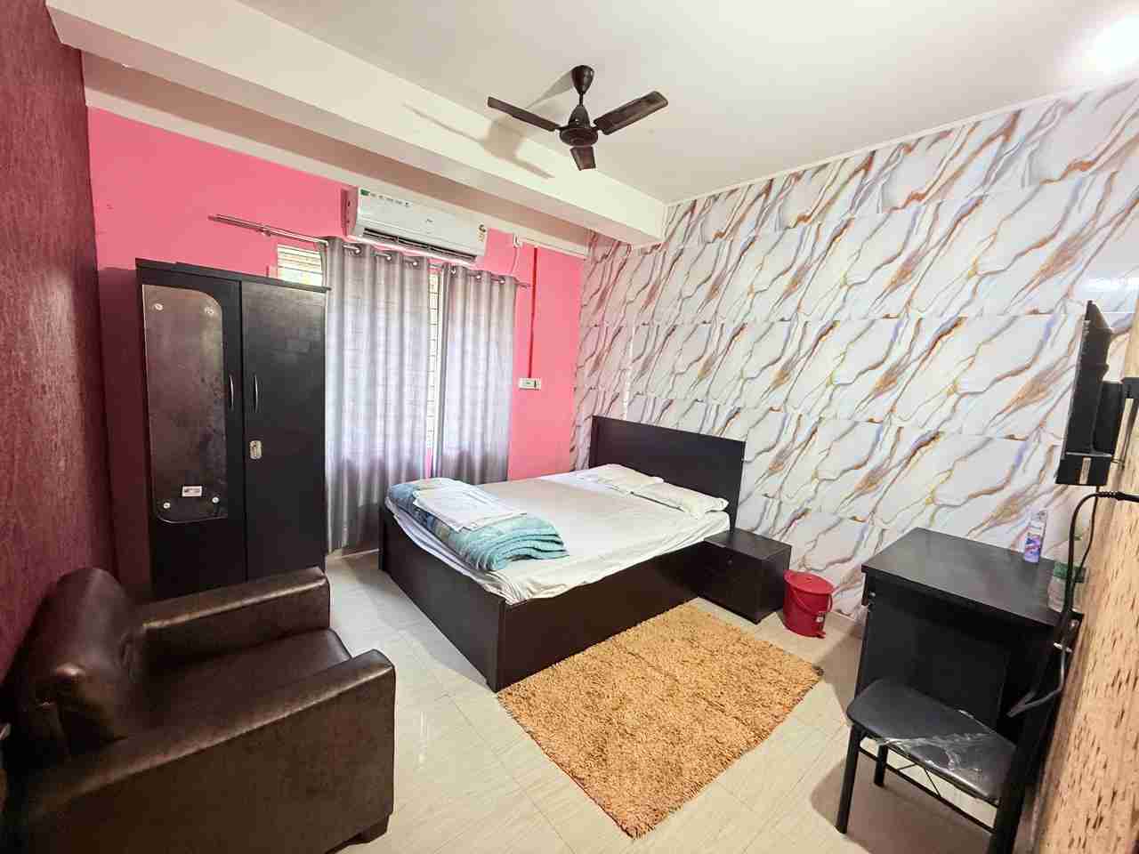 Pleasant homestay Guwahati family Room